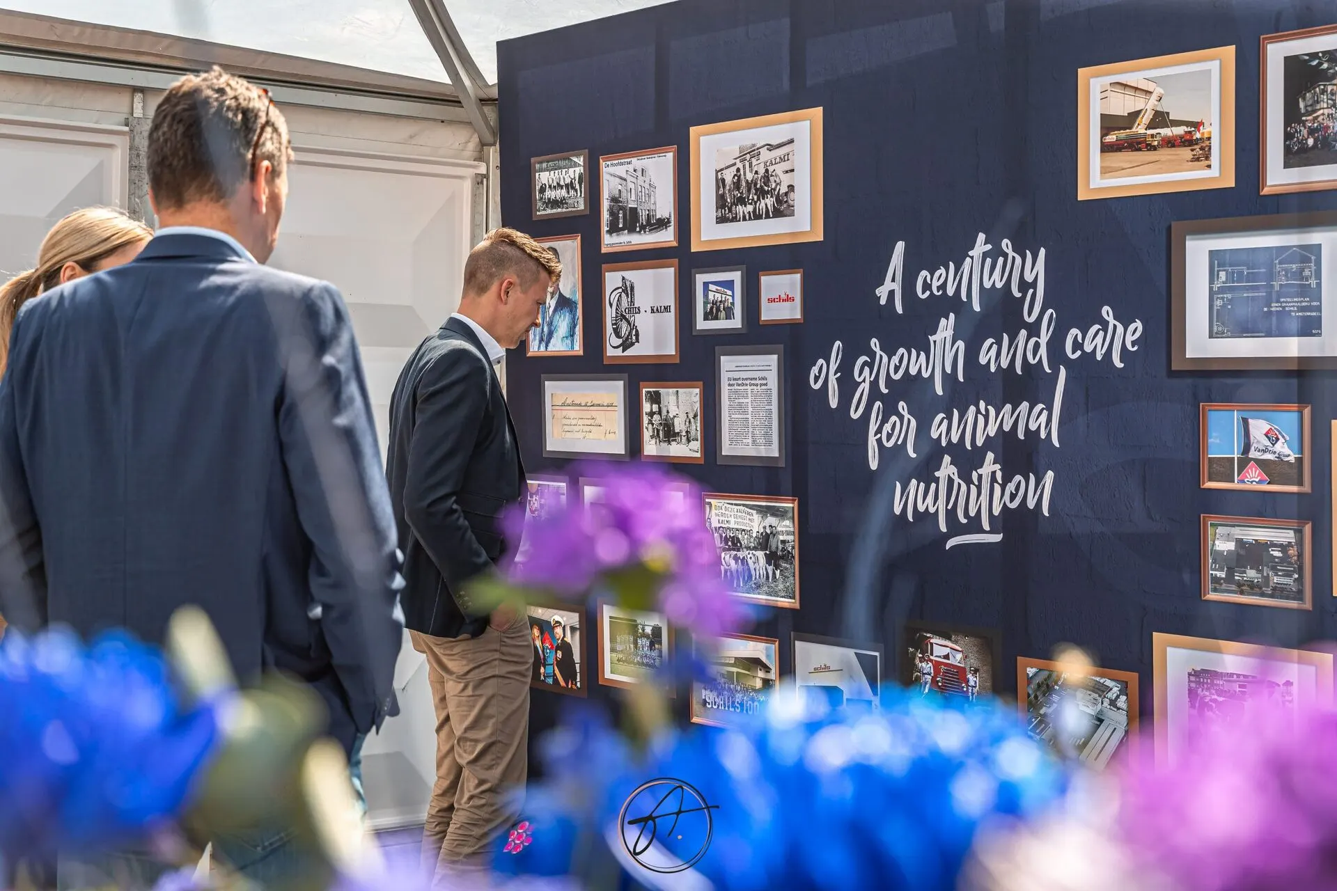 Avondbeeld van het jubileumfeest van Schils