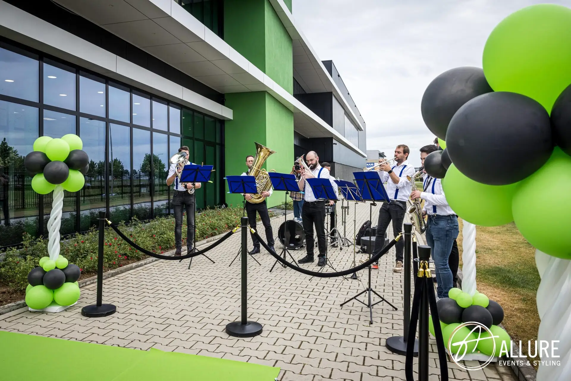 Dynamische verlichting in de ontvangstruimte van de Toolnation-opening